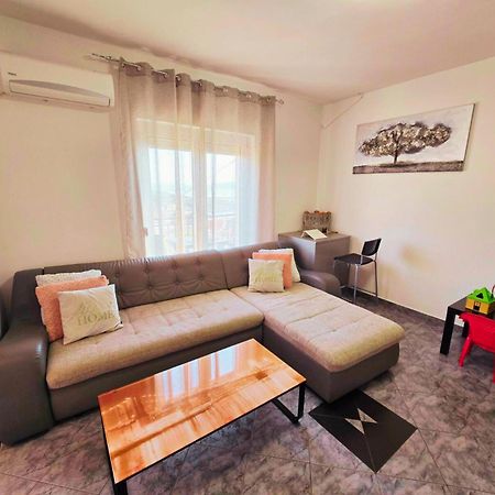 סנג' Lovely Apartments Senj מראה חיצוני תמונה
