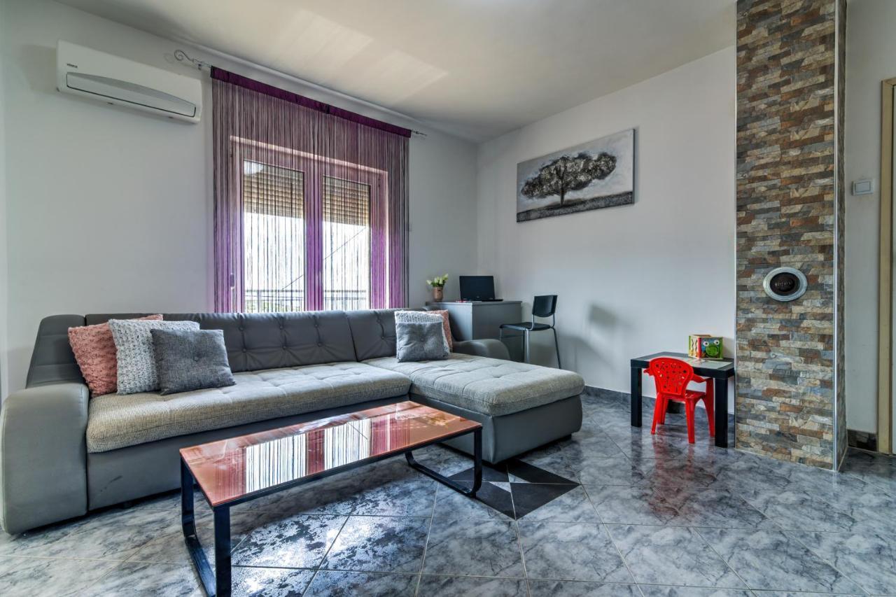 סנג' Lovely Apartments Senj מראה חיצוני תמונה