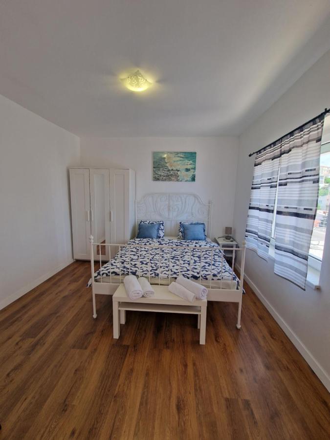 סנג' Lovely Apartments Senj מראה חיצוני תמונה